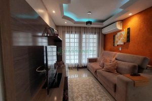 Sobrado com 126m², 3 dormitórios, 1 vaga, no bairro Jardim América em Caxias do Sul para Comprar