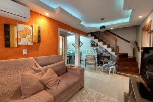 Sobrado com 126m², 3 dormitórios, 1 vaga, no bairro Jardim América em Caxias do Sul para Comprar