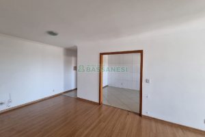 Apartamento com 101m², 3 dormitórios, 2 vagas, no bairro São Caetano em Caxias do Sul para Comprar