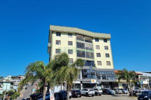 Apartamento com 101m², 3 dormitórios, 2 vagas, no bairro São Caetano em Caxias do Sul para Comprar