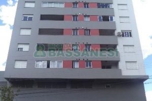 Apto Mobiliado com 75m², 2 dormitórios, 2 vagas, no bairro Cinqüentenário em Caxias do Sul para Comprar