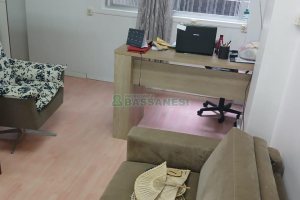 Sala Mobiliada com 48m², no bairro Centro em Caxias do Sul para Alugar ou Comprar