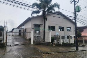 Loja com 415m², no bairro Kayser em Caxias do Sul para Alugar ou Comprar
