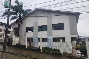 Loja com 415m², no bairro Kayser em Caxias do Sul para Alugar ou Comprar