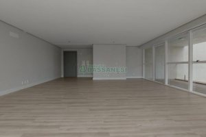 Sala com 85m², 2 vagas, no bairro São Pelegrino em Caxias do Sul para Comprar