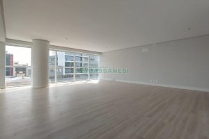 Sala com 85m², 2 vagas, no bairro São Pelegrino em Caxias do Sul para Comprar