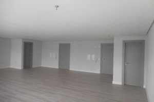 Sala com 90m², 2 vagas, no bairro São Pelegrino em Caxias do Sul para Comprar