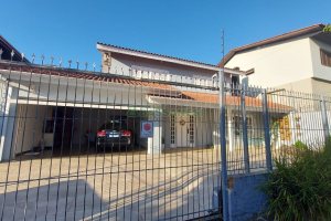 Casa com 229m², 3 dormitórios, 3 vagas, no bairro Kayser em Caxias do Sul para Comprar