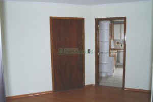 Apartamento com 106m², 3 dormitórios, 1 vaga, no bairro Santa Catarina em Caxias do Sul para Alugar