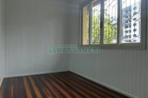 Casa Comercial com 350m², 1 vaga, no bairro Lourdes em Caxias do Sul para Alugar