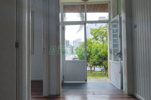 Casa Comercial com 350m², 1 vaga, no bairro Lourdes em Caxias do Sul para Alugar