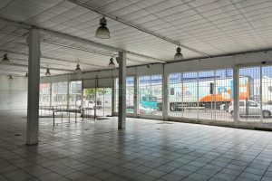 Pavilhão com 1970m², no bairro Centro em Caxias do Sul para Alugar