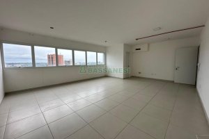 Sala com 46m², 1 vaga, no bairro Desvio Rizzo em Caxias do Sul para Comprar