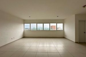 Sala com 46m², 1 vaga, no bairro Desvio Rizzo em Caxias do Sul para Comprar