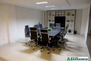 Sala com 52m², 1 vaga, no bairro Panazzolo em Caxias do Sul para Comprar