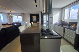 Apartamento com 193m², 3 dormitórios, 3 vagas, no bairro Panazzolo em Caxias do Sul para Comprar