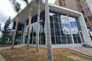 Loja com 996m², no bairro Sagrada Família em Caxias do Sul para Alugar