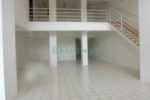 Loja com 292m², 10 vagas, no bairro Centro em Caxias do Sul para Alugar
