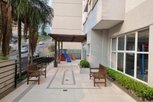 Apartamento com 77m², 3 dormitórios, 2 vagas, no bairro Pio X em Caxias do Sul para Comprar