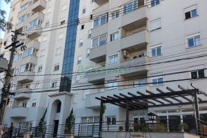 Apartamento com 77m², 3 dormitórios, 2 vagas, no bairro Pio X em Caxias do Sul para Comprar