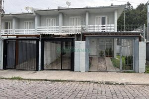 Sobrado com 57m², 2 dormitórios, 1 vaga, no bairro Vinhedos em Caxias do Sul para Alugar