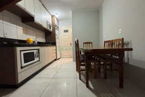 Sobrado com 57m², 2 dormitórios, 1 vaga, no bairro Vinhedos em Caxias do Sul para Alugar