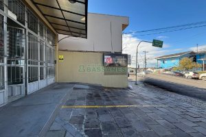 Loja com 220m², no bairro Kayser em Caxias do Sul para Alugar