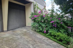 Apartamento com 67m², 2 dormitórios, 2 vagas, no bairro Panazzolo em Caxias do Sul para Comprar