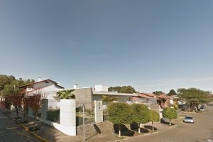 Casa com 312m², 3 dormitórios, 3 vagas, no bairro Petrópolis em Caxias do Sul para Comprar