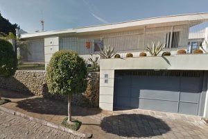 Casa com 312m², 3 dormitórios, 3 vagas, no bairro Petrópolis em Caxias do Sul para Comprar