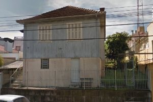 Casa, 3 dormitórios, 1 vaga, no bairro Panazzolo em Caxias do Sul para Comprar