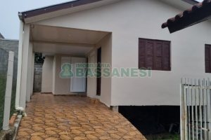Casa com 103m², 5 dormitórios, 1 vaga, no bairro Cidade Nova em Caxias do Sul para Comprar