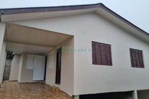 Casa com 103m², 5 dormitórios, 1 vaga, no bairro Cidade Nova em Caxias do Sul para Comprar
