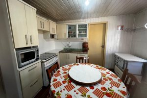 Casa com 194m², 6 dormitórios, 1 vaga, no bairro São Caetano em Caxias do Sul para Alugar ou Comprar