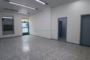 Sala com 150m², no bairro Centro em Caxias do Sul para Alugar