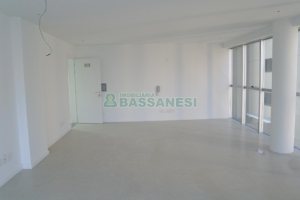 Sala com 40m², no bairro Centro em Caxias do Sul para Comprar