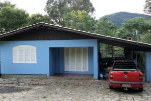 Chácara com 100m², 3 dormitórios, 1 vaga, no bairro Vila Cristina em Caxias do Sul para Comprar