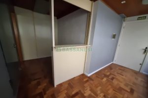 Sala com 75m², 1 vaga, no bairro Centro em Caxias do Sul para Alugar ou Comprar