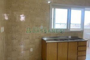 Apartamento com 120m², 4 dormitórios, 1 vaga, no bairro Centro em Caxias do Sul para Alugar