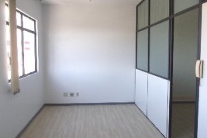 Sala com 42m², no bairro Centro em Caxias do Sul para Alugar ou Comprar