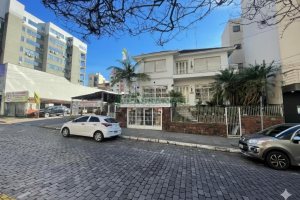 Casa com 300m², no bairro Centro em Caxias do Sul para Comprar