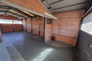Pavilhão com 300m², no bairro Centenário em Caxias do Sul para Alugar