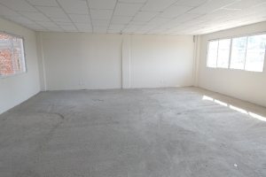 Sala com 85m², no bairro Vinhedos em Caxias do Sul para Comprar