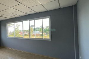 Sala com 55m², 1 vaga, no bairro Vinhedos em Caxias do Sul para Comprar