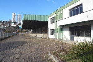 Pavilhão com 1397m², no bairro São José em Caxias do Sul para Alugar