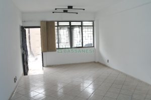 Loja com 76m², no bairro São Pelegrino em Caxias do Sul para Comprar