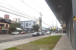 Loja com 120m², no bairro Lourdes em Caxias do Sul para Comprar