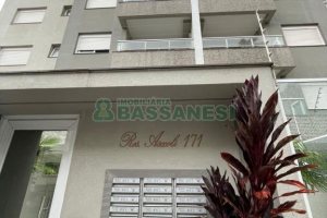 Apto Mobiliado com 148m², 3 dormitórios, 2 vagas, no bairro Madureira em Caxias do Sul para Comprar