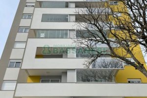 Apartamento com 108m², 3 dormitórios, 2 vagas, no bairro Madureira em Caxias do Sul para Comprar