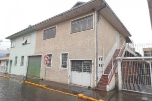 Casa com 111m², 4 dormitórios, no bairro Pio X em Caxias do Sul para Comprar